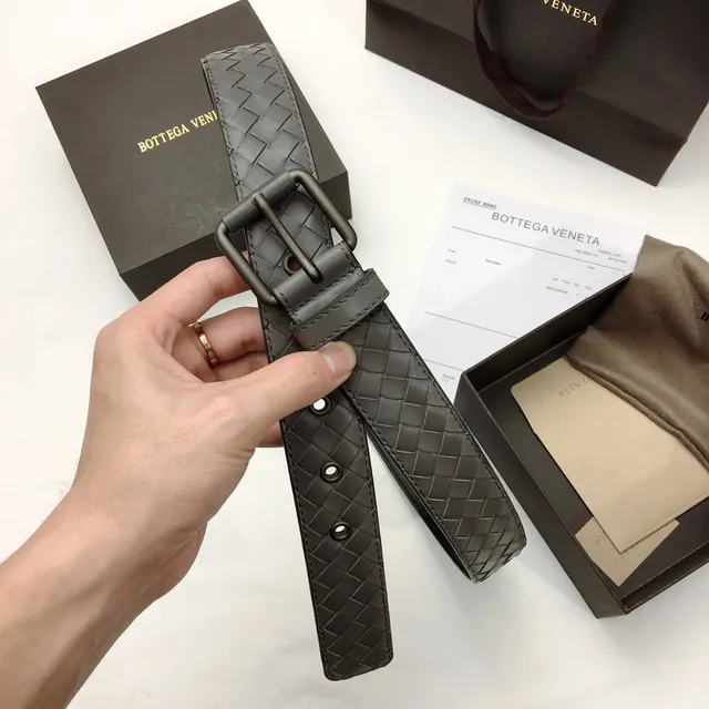 Bottega Veneta Ceinture en cuir grise argentée tressée Intrecciato boucle en métal mate 7