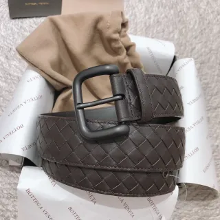 Bottega Veneta Intrecciato Belt भूरा काला बुना हुआ मैट बकल चमड़े की बेल्ट