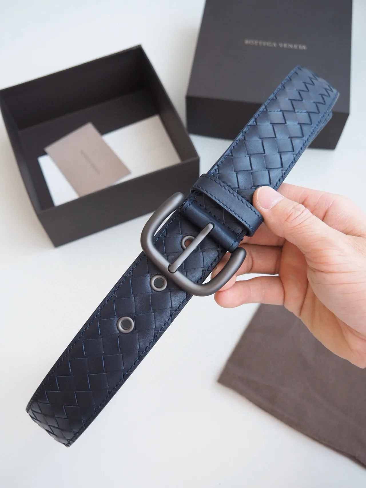 Bottega Veneta Intrecciato Cinto de Couro Azul Marinho 7
