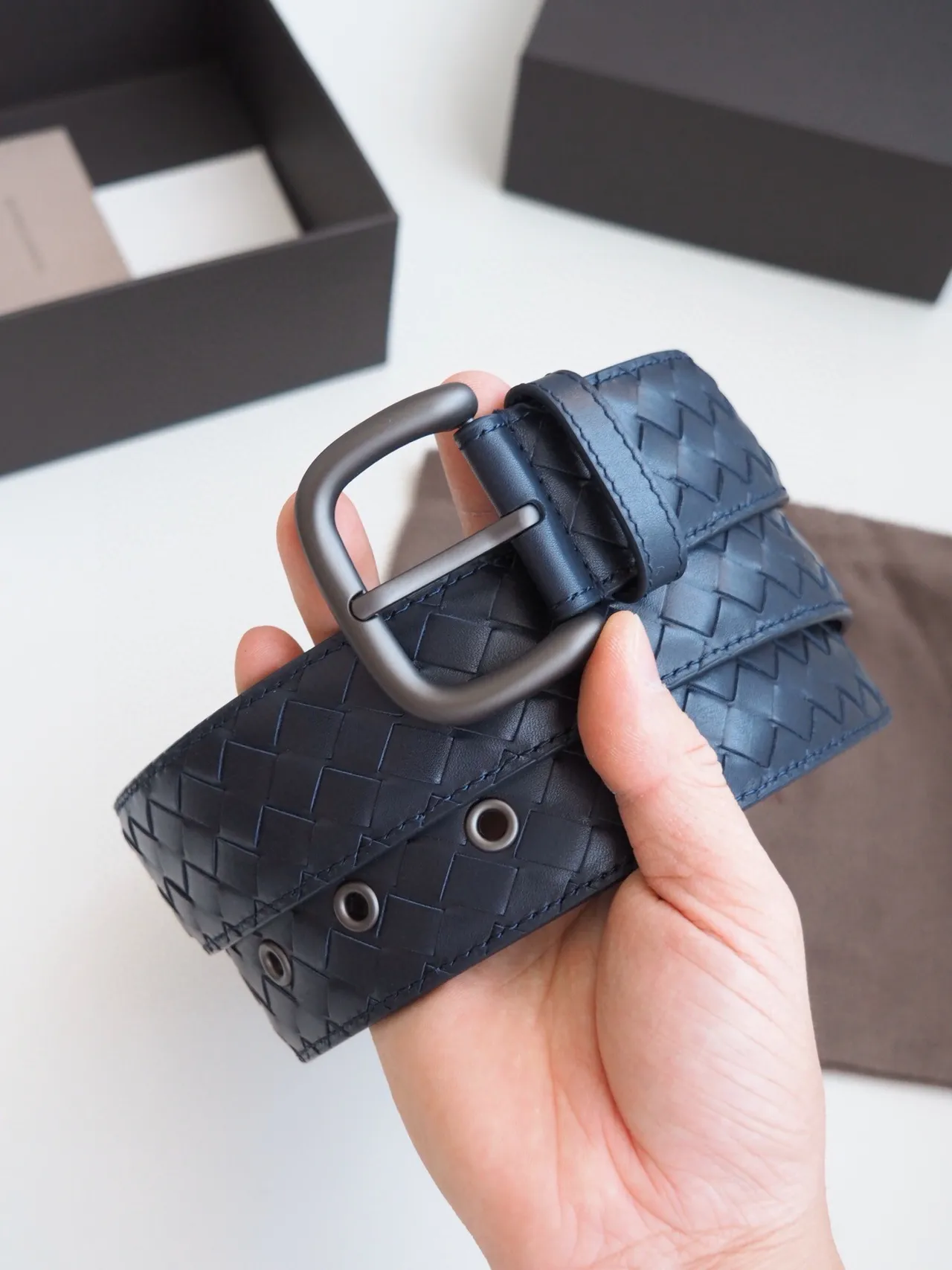Bottega Veneta Intrecciato Cinto de Couro Azul Marinho 8