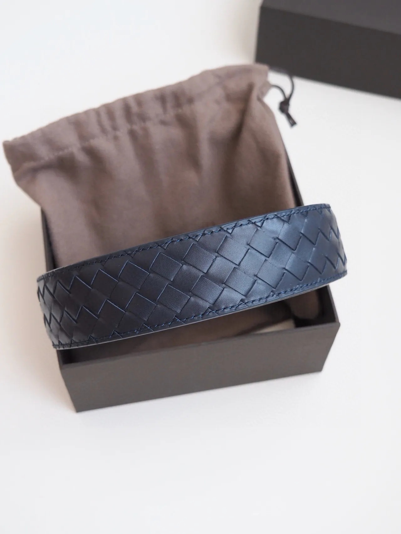 Bottega Veneta Intrecciato Cinto de Couro Azul Marinho 9