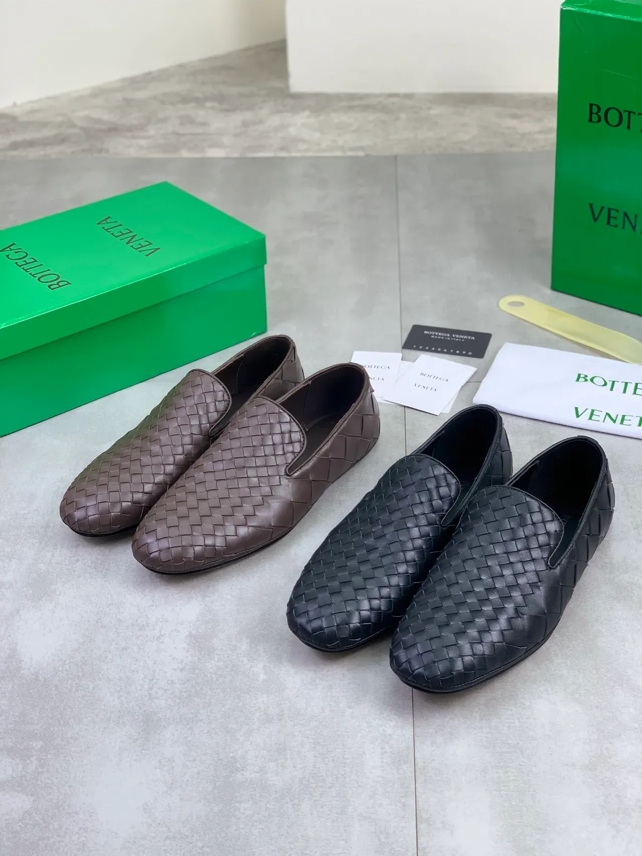 Bottega Veneta Intrecciato Loafer Marron Noir Cuir Tressé Slip-On Loafer 2