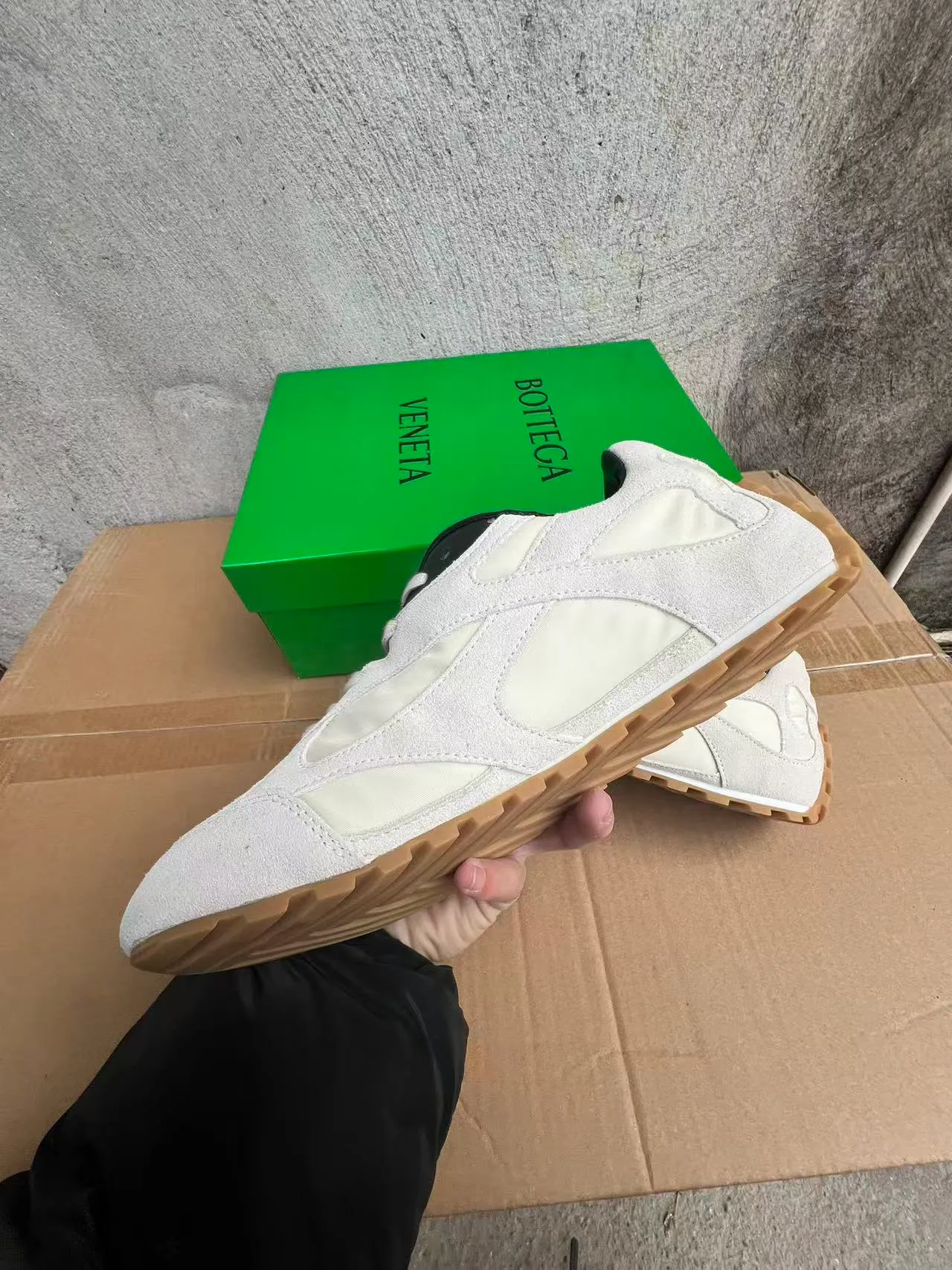 Bottega Veneta Sneakers Lifestyle Off-White et Noir 5
