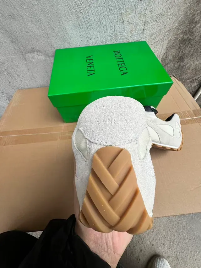 Bottega Veneta Sneakers Lifestyle Off-White et Noir 8