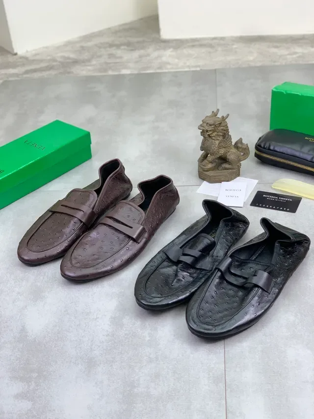 Bottega Veneta جلد النعام Penny Loafer 2