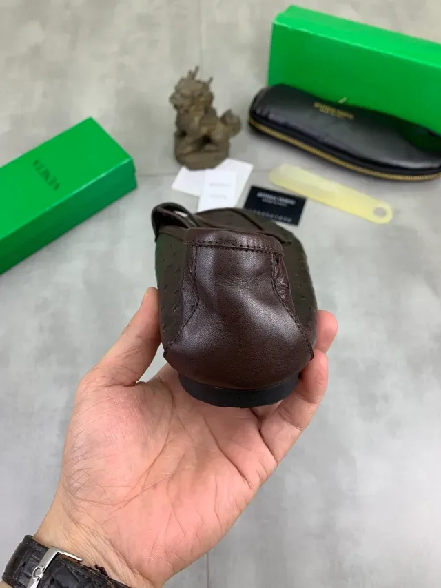 Bottega Veneta جلد النعام Penny Loafer 3