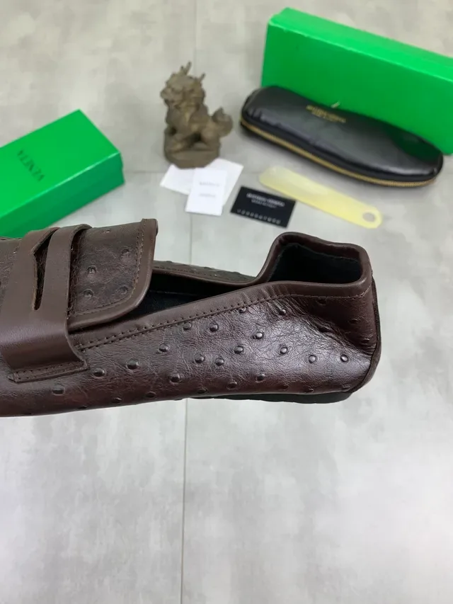 Bottega Veneta جلد النعام Penny Loafer 4
