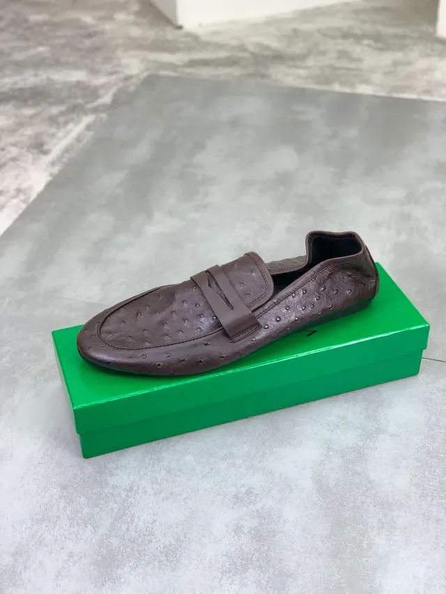 Bottega Veneta جلد النعام Penny Loafer 5