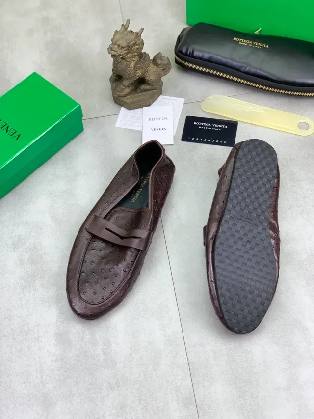 Bottega Veneta جلد النعام Penny Loafer 6