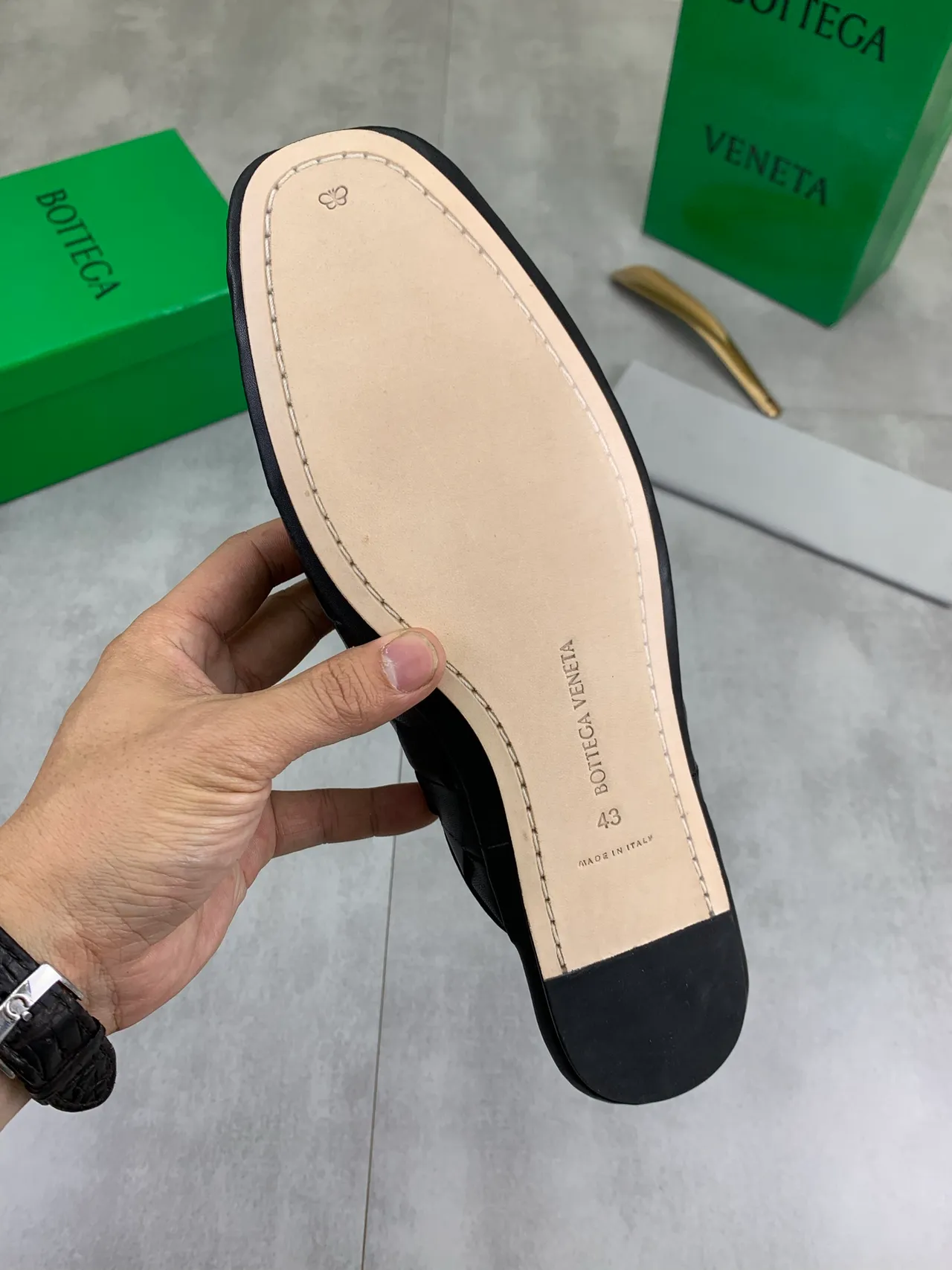 Bottega Veneta Sardine Black Intrecciato جلد منسوج أحذية كاجوال مدببة 3