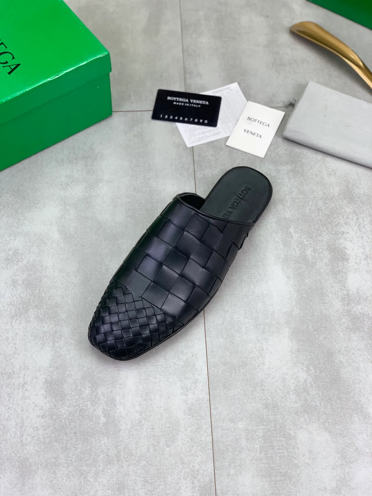 Bottega Veneta Sardine Black Intrecciato جلد منسوج أحذية كاجوال مدببة 4