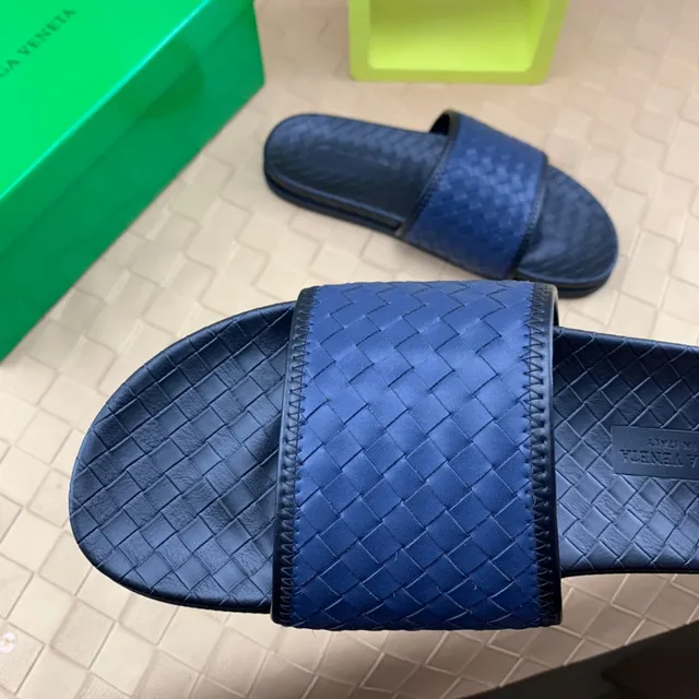 Bottega Veneta Sardine Bleu Marine Cuir Tissé Chaussons 3