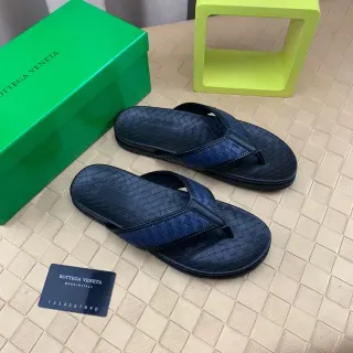 Bottega Veneta Sardine Navy Intrecciato-Woven Leather Thong Strap Slippers