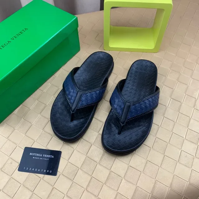 Bottega Veneta Sardine Navy Sandales Intrecciato de Cuir à sangle Thong 9