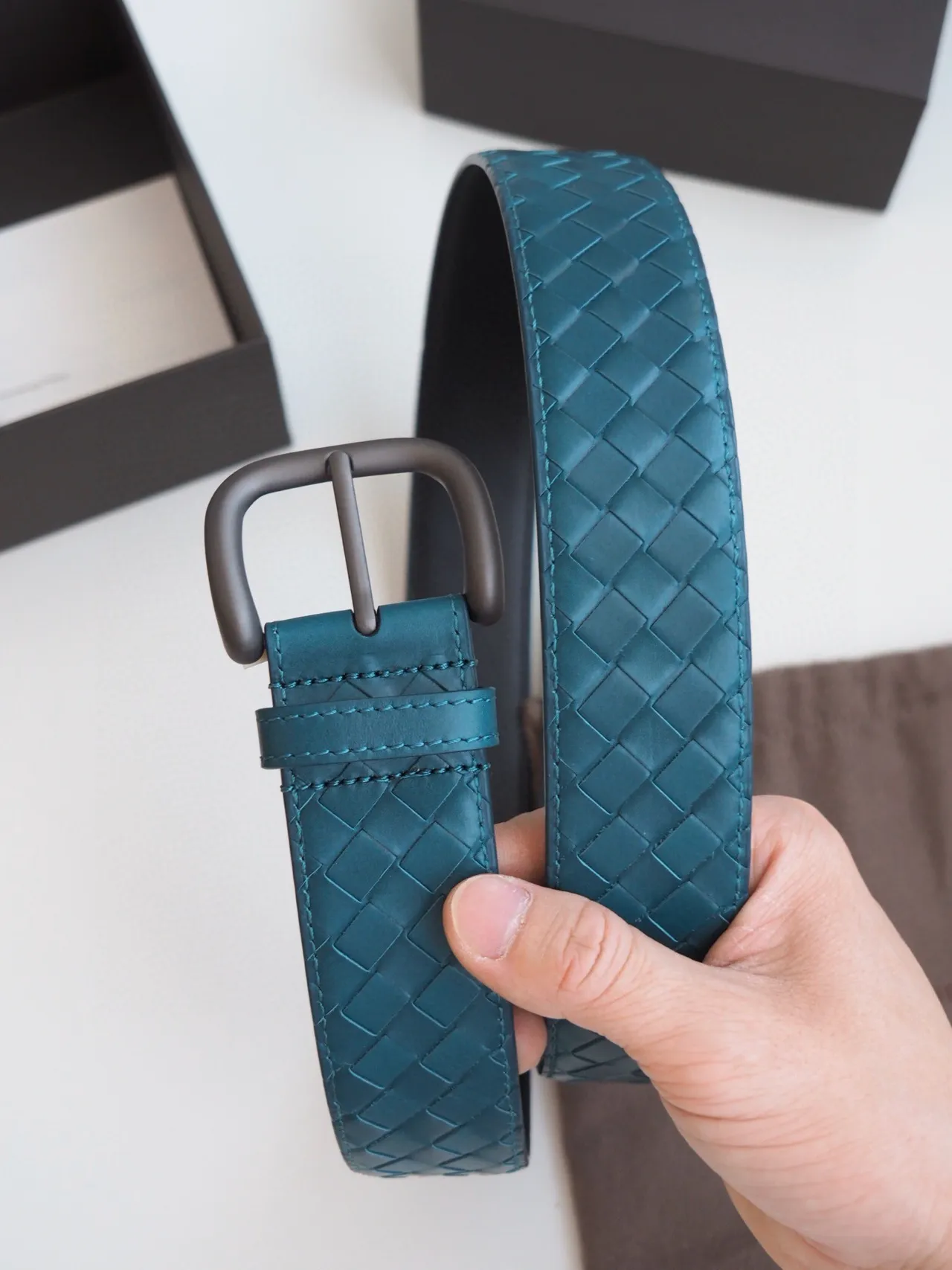 Bottega Veneta tressé Intrecciato Ceinture en cuir Teal 4