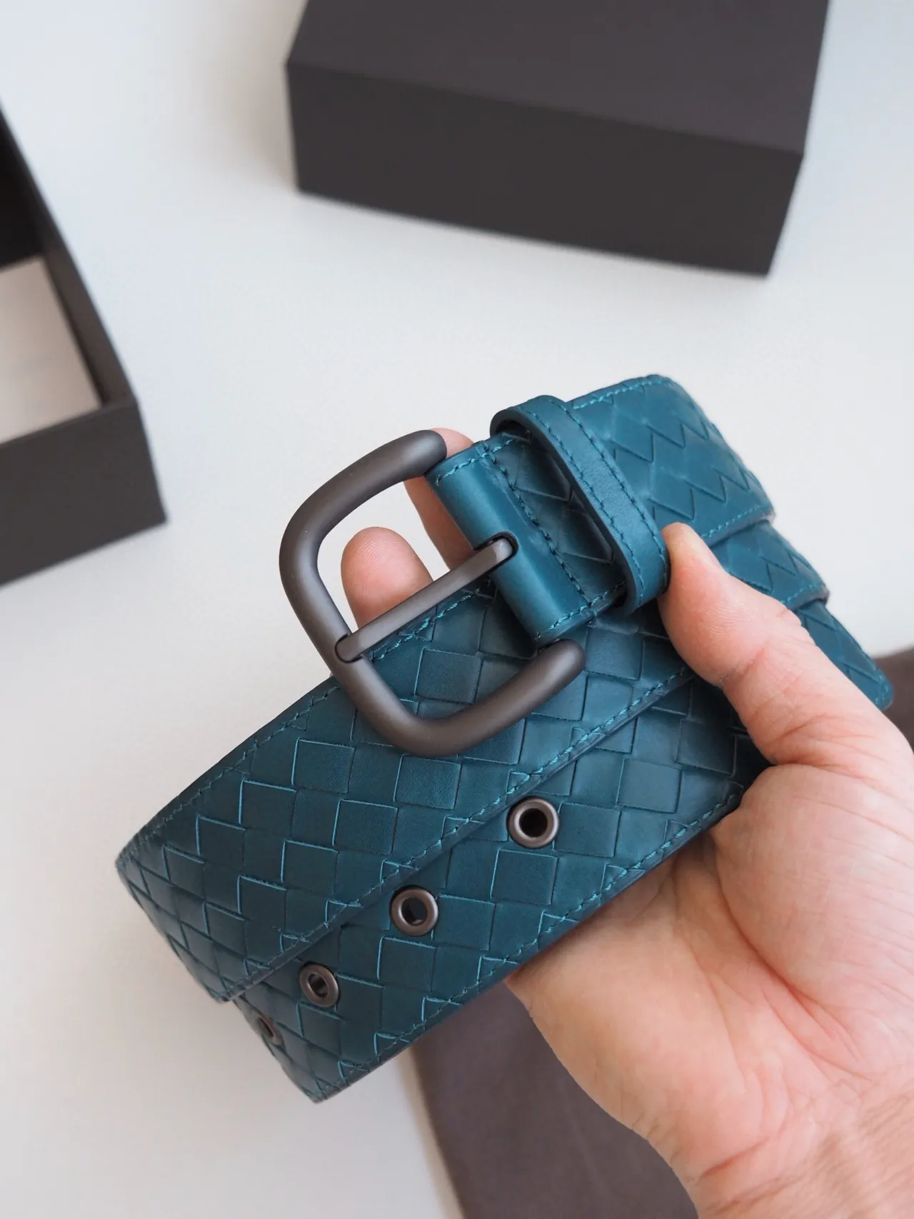 Bottega Veneta tressé Intrecciato Ceinture en cuir Teal 5