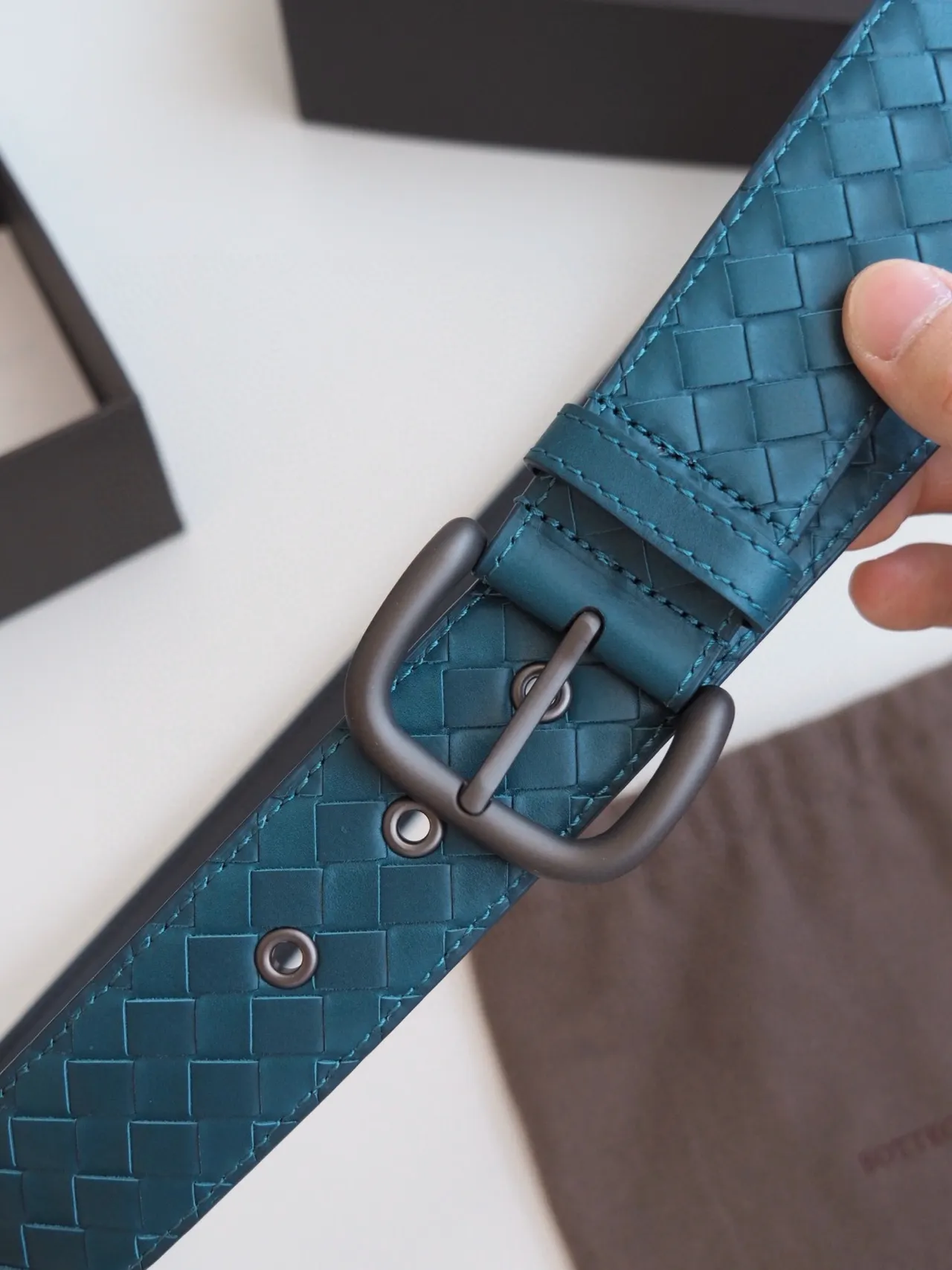 Bottega Veneta tressé Intrecciato Ceinture en cuir Teal 8