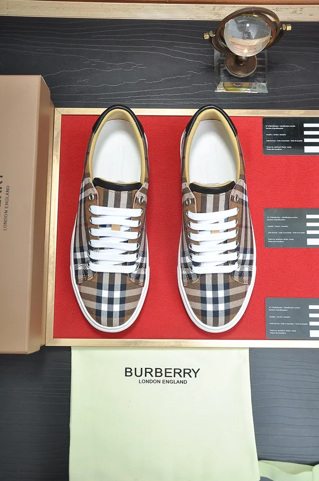 Burberry beige et noir Nova Check toile low-top lifestyle sneakers 4