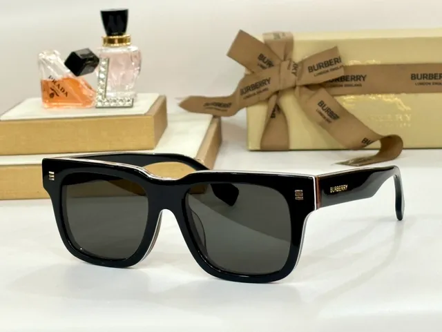 Burberry Black Gray Rectangular Acetate Frame Gold-Tone Rivet Accents Sunglasses 5