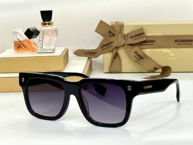 Burberry Black Gray Rectangular Acetate Frame Gold-Tone Rivet Accents Sunglasses 6