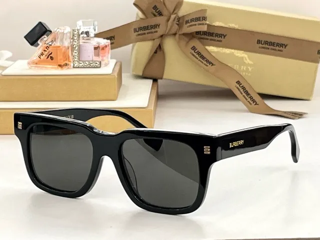 Burberry Black Gray Rectangular Acetate Frame Gold-Tone Rivet Accents Sunglasses 8