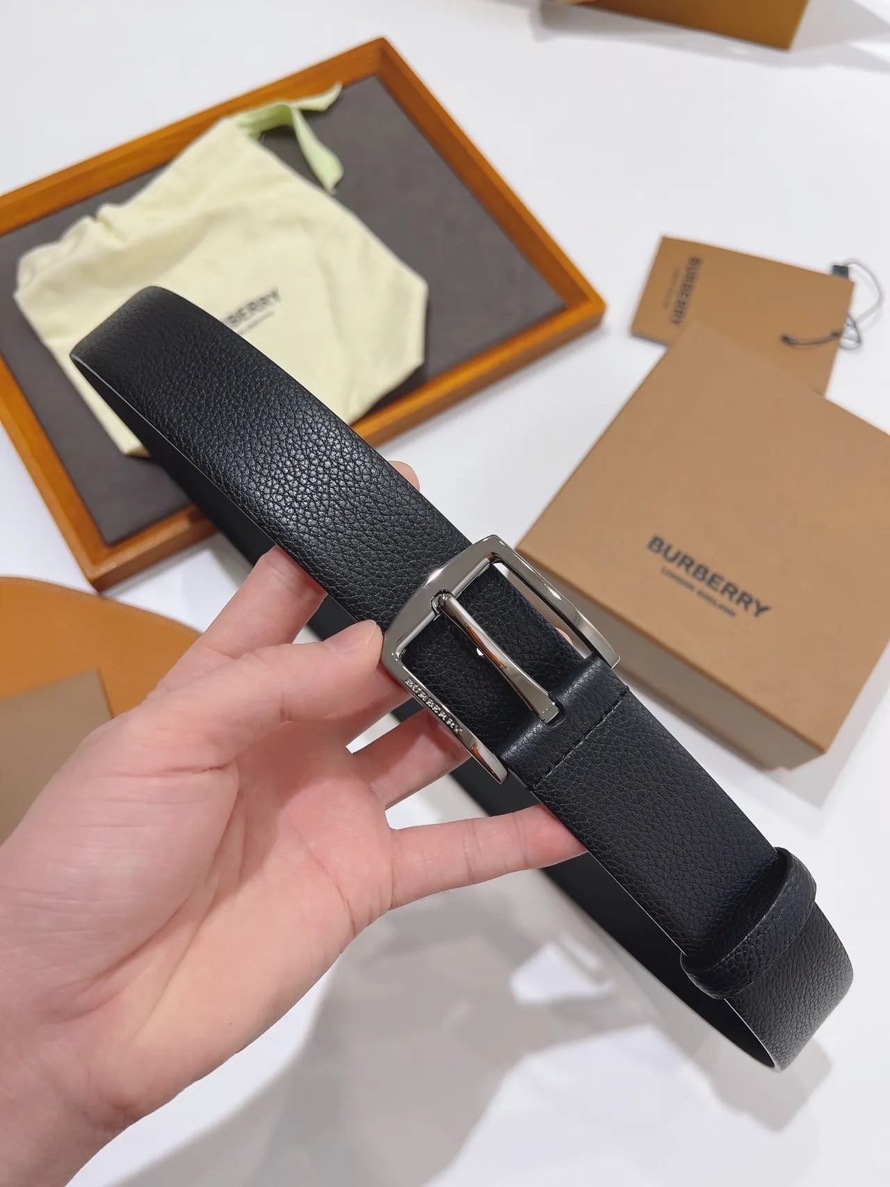 Burberry Black Silver Pebbled Rectangular Buckle Leather Belt 7