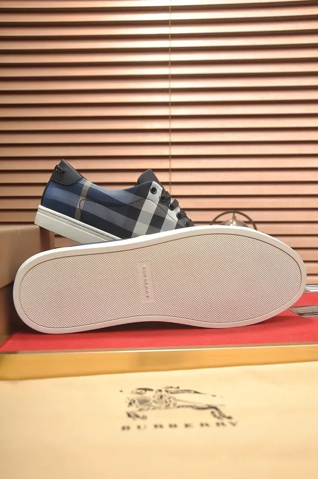 Burberry Check Pattern Low-Top Lifestyle Sneakers 2