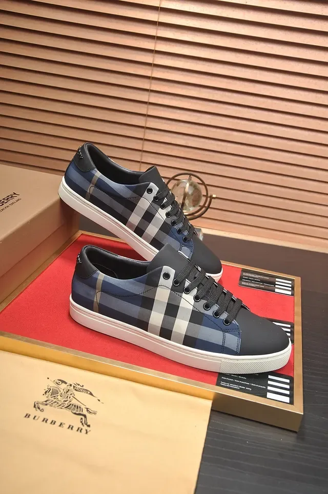 Burberry Check Pattern Low-Top Lifestyle Sneakers 3