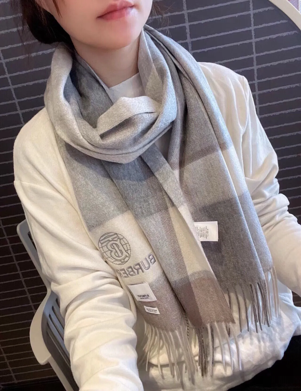 Burberry Gray Beige Plaid Pattern Woven Texture Cashmere Scarf 2