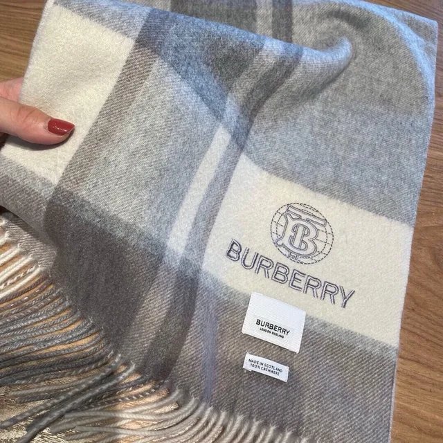Burberry Gray Beige Plaid Pattern Woven Texture Cashmere Scarf 5