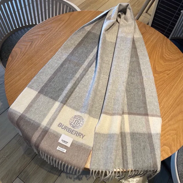 Burberry Gray Beige Plaid Pattern Woven Texture Cashmere Scarf 7