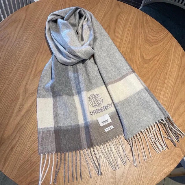 Burberry Gray Beige Plaid Pattern Woven Texture Cashmere Scarf 9