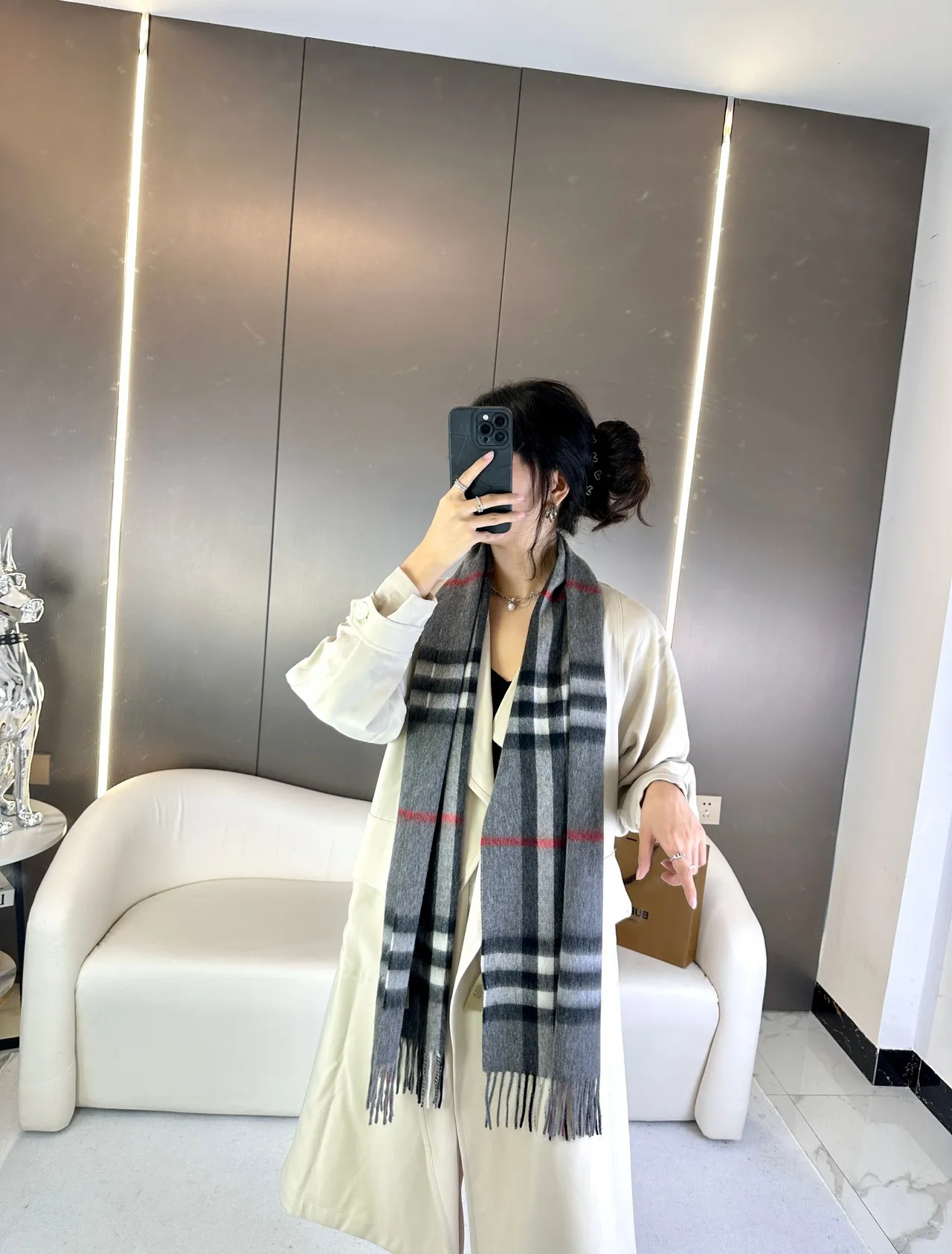 Burberry Gray Black Classic Check Pattern Woven Equestrian Knight Logo Cashmere Scarf 2