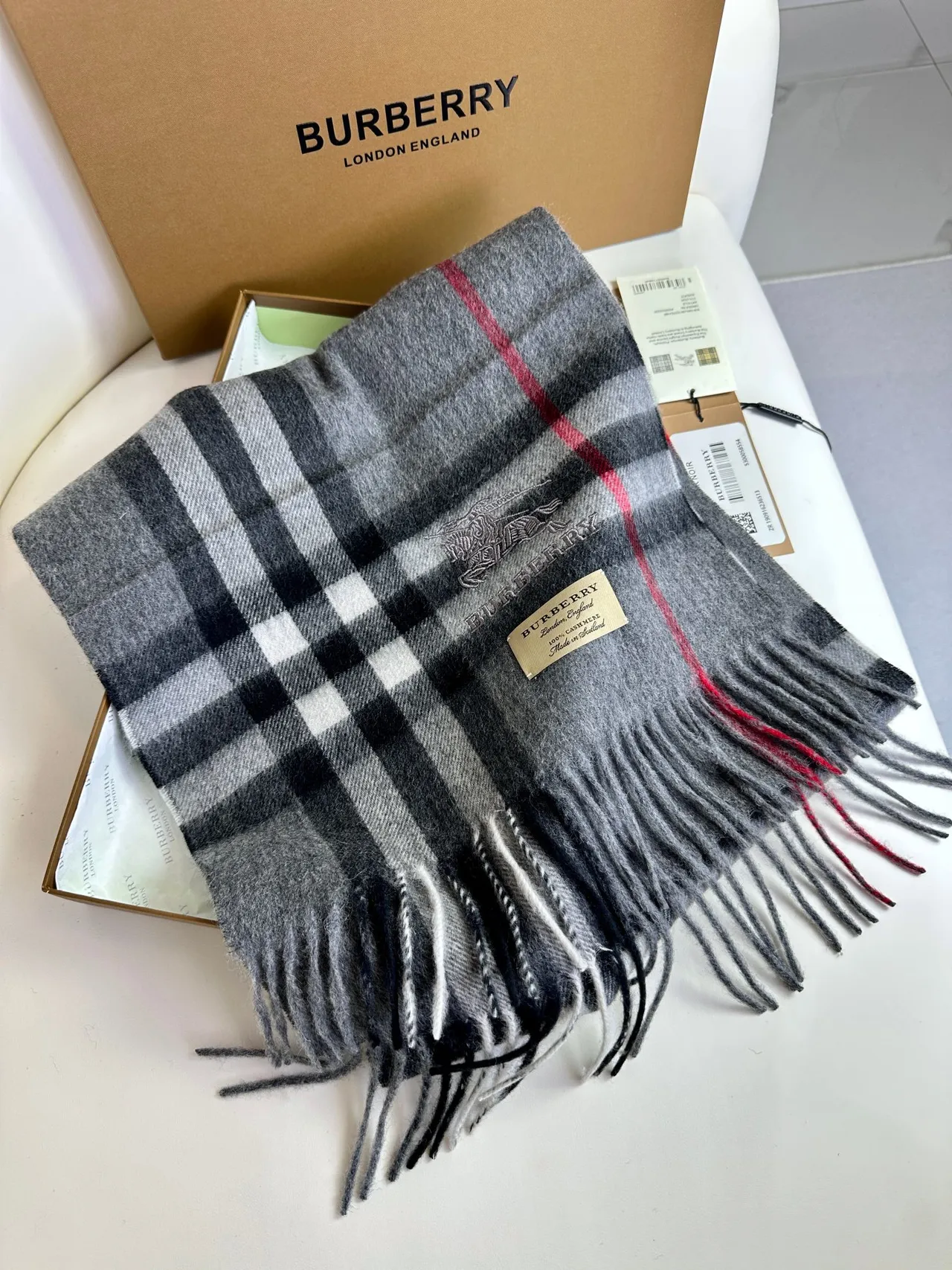 Burberry Gray Black Classic Check Pattern Woven Equestrian Knight Logo Cashmere Scarf 6