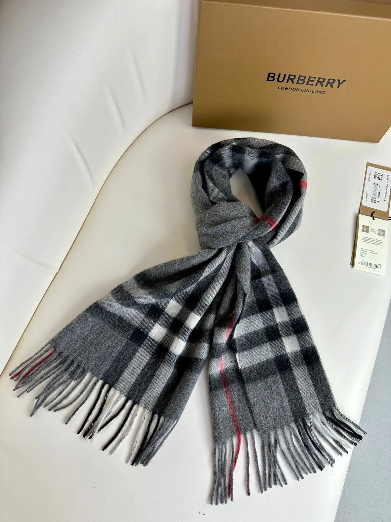 Burberry Gray Black Classic Check Pattern Woven Equestrian Knight Logo Cashmere Scarf 9