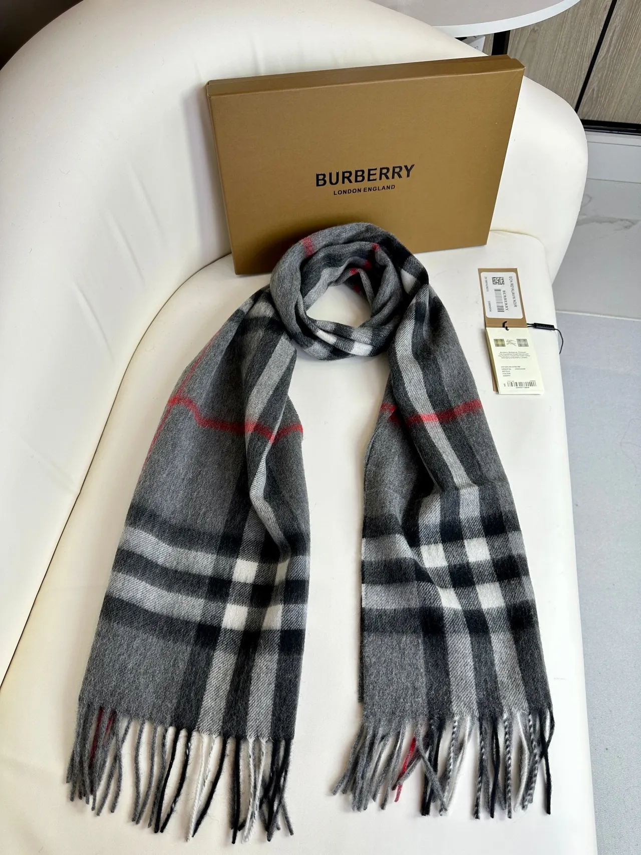 Burberry Gray Black Classic Check Pattern Woven Equestrian Knight Logo Cashmere Scarf 4