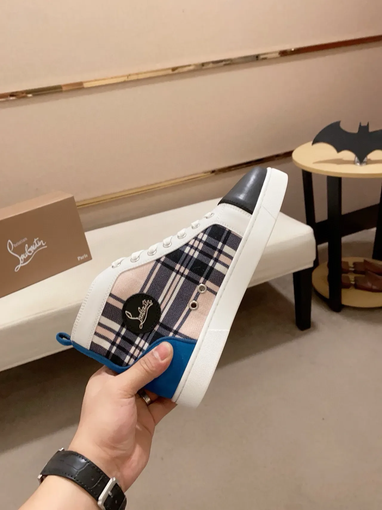 Burberry Baskets hautes à carreaux panéées bloquées par couleur style de vie 4