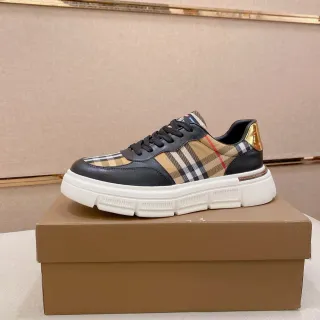Burberry House Check কালো এবং বিজ মোটা সোল সহ স্নিকার