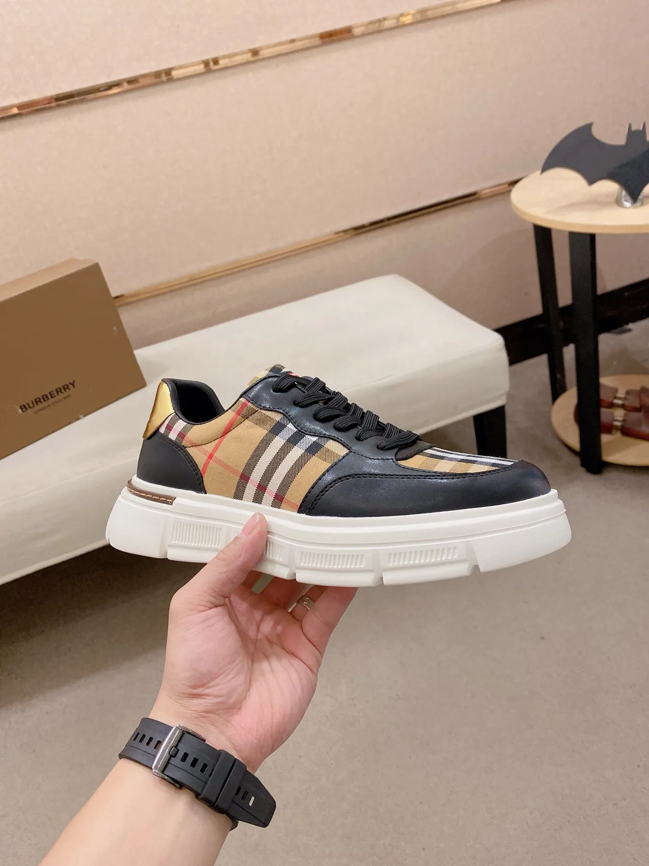 Burberry House Check sneakers noirs et beige à semelle épaisse 5