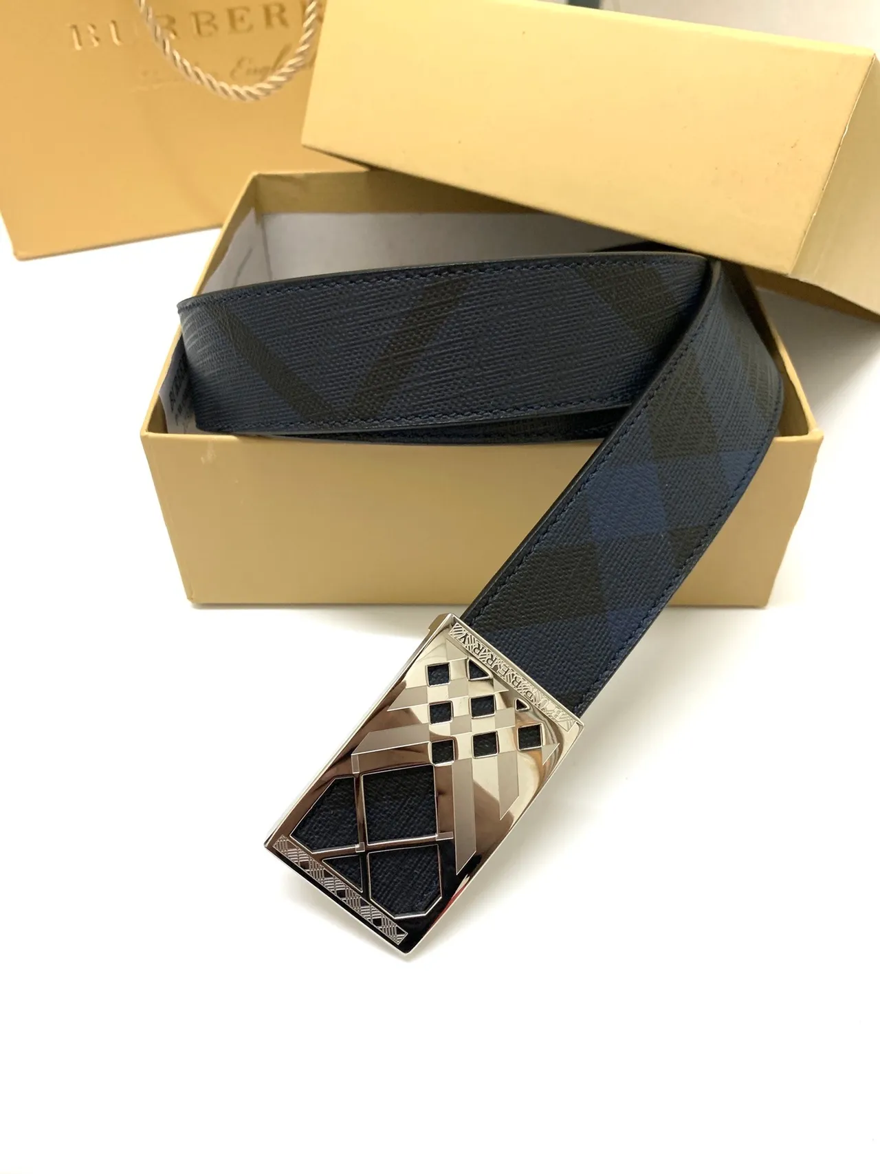 Burberry Knight Check Reversible Leather Belt 6