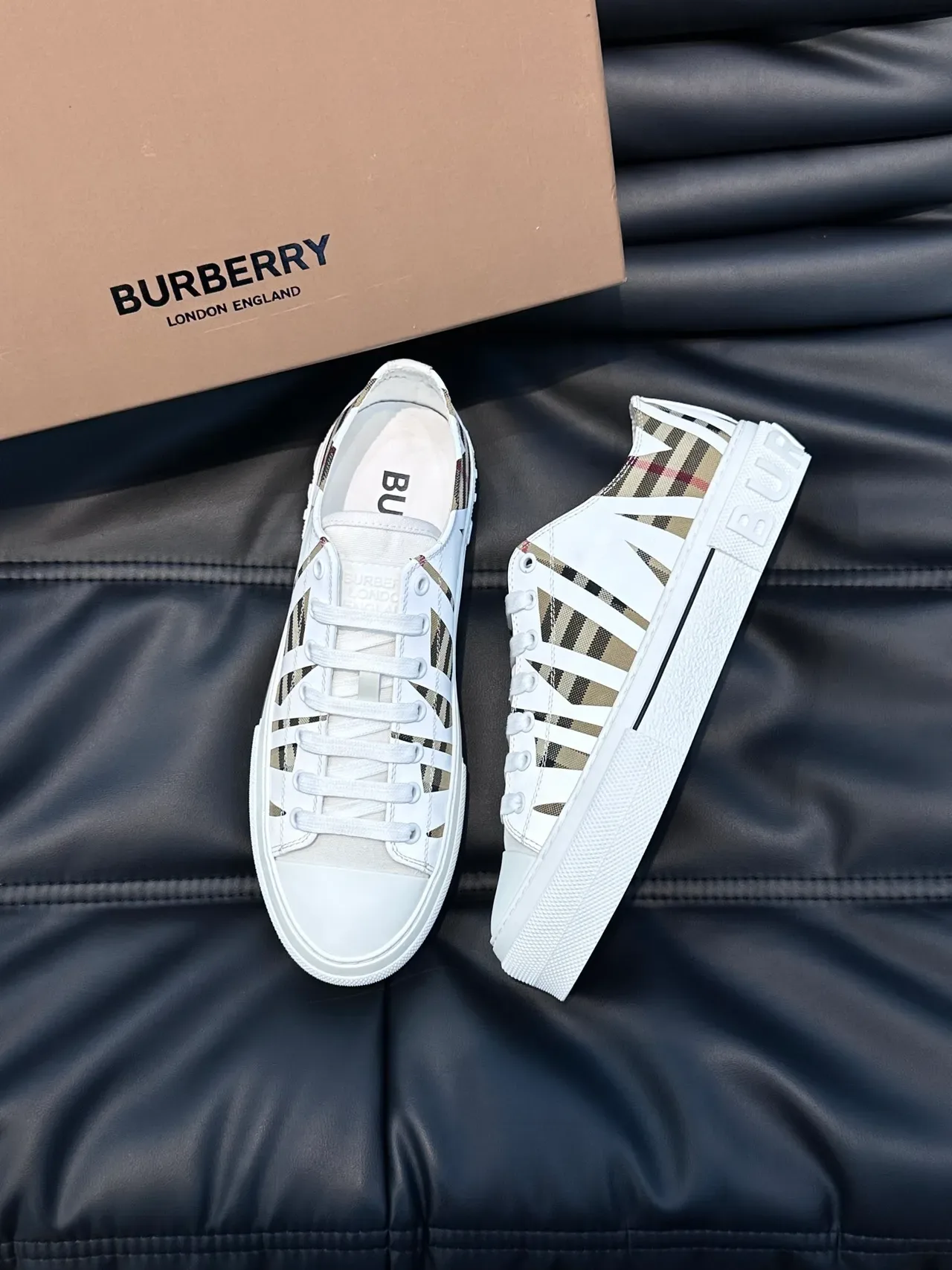 Burberry Knight White and Check Pattern Lifestyle Sneakers 5