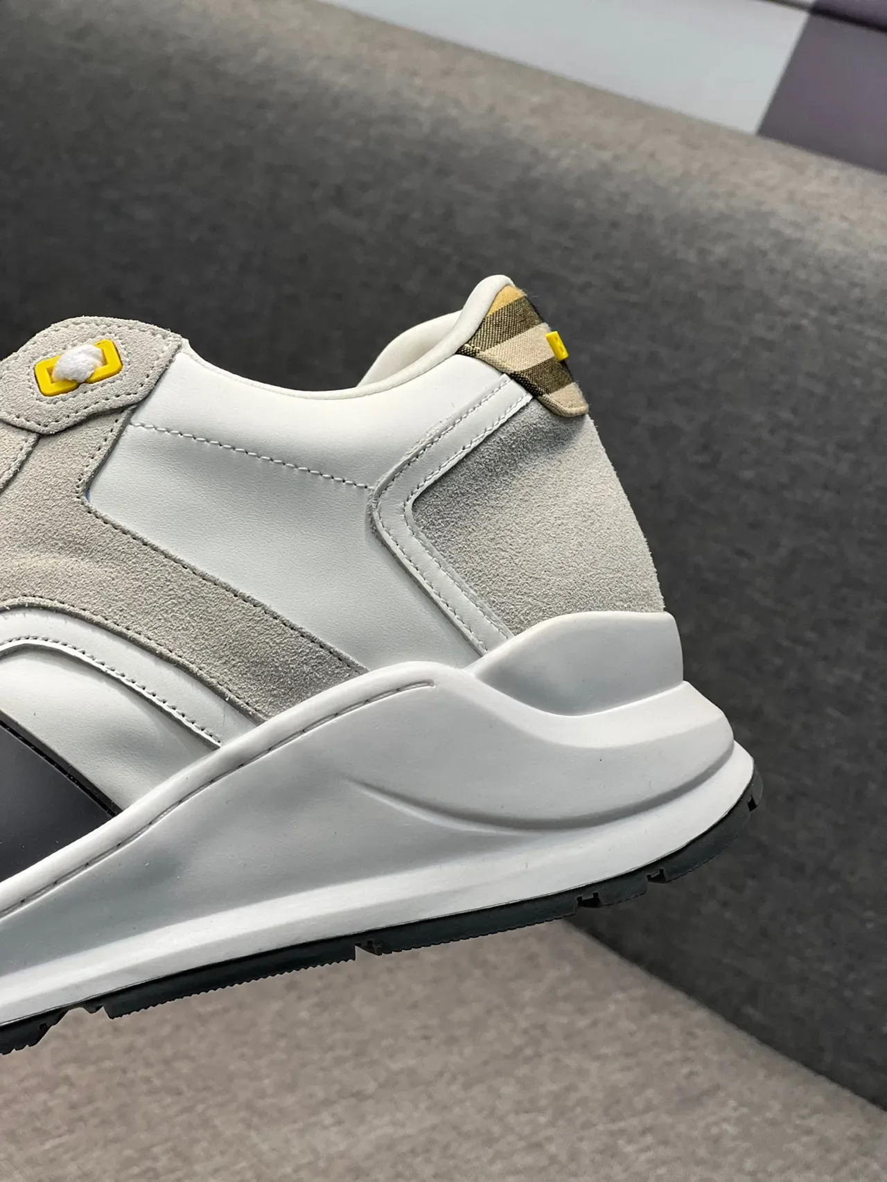 Burberry Knight Branco Cinza sola do meio upper de material misto tênis chunky 8