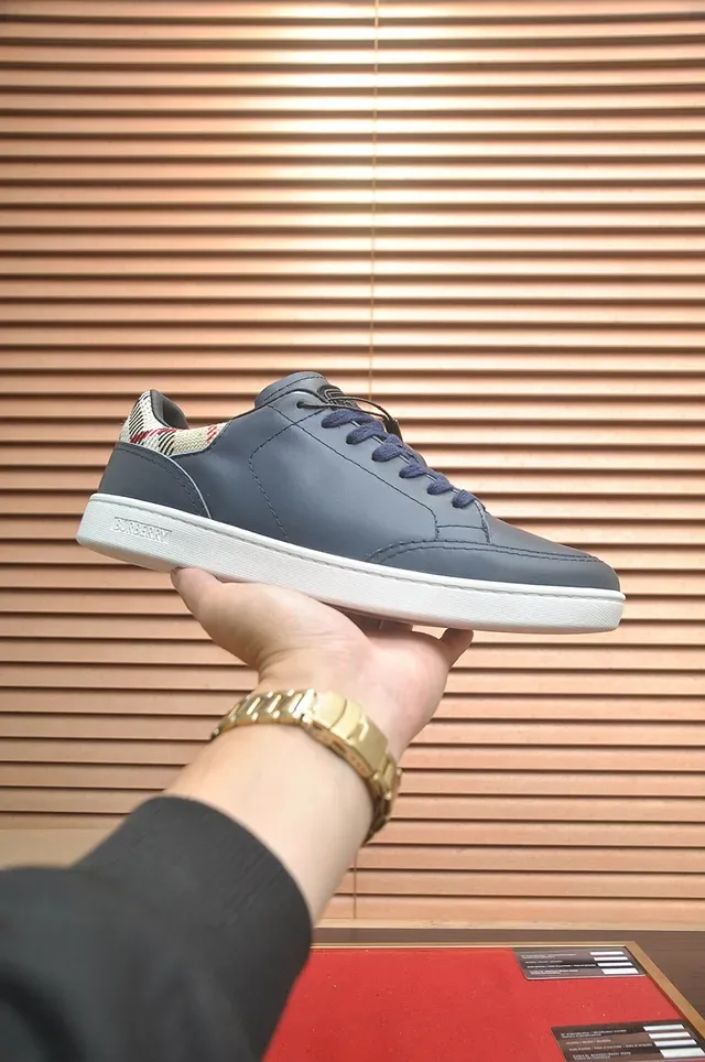 Burberry Lola Navy Multicolor Couro Superior Impressão Xadrez Etiqueta de Calcanhar Tênis Lifestyle 1