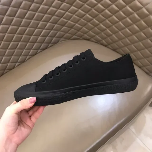 Burberry Tênis Lifestyle Monocromático com Logo Embossado 4