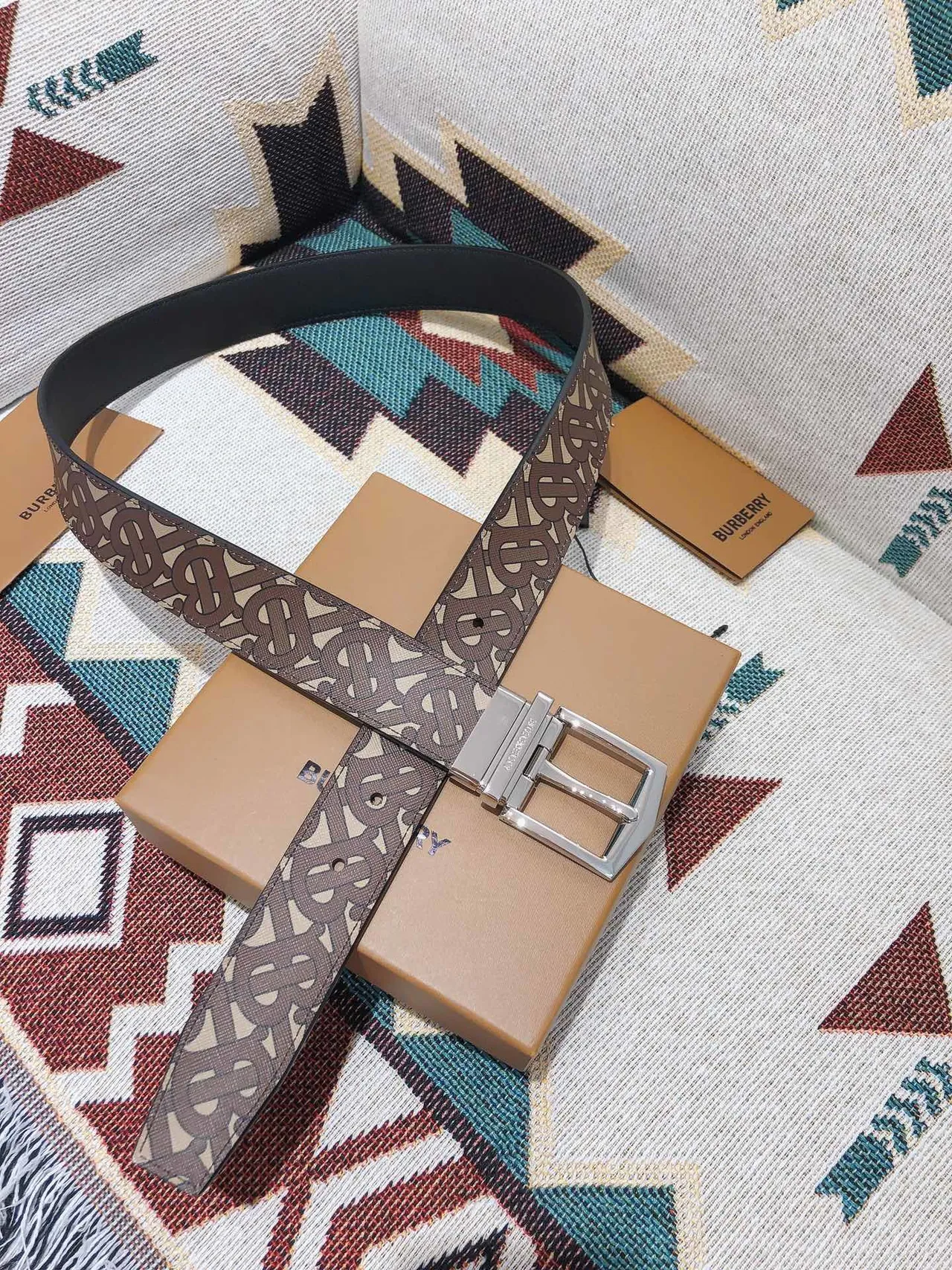 Ceinture Burberry Monogram Marron Beige Réversible en Cuir 3