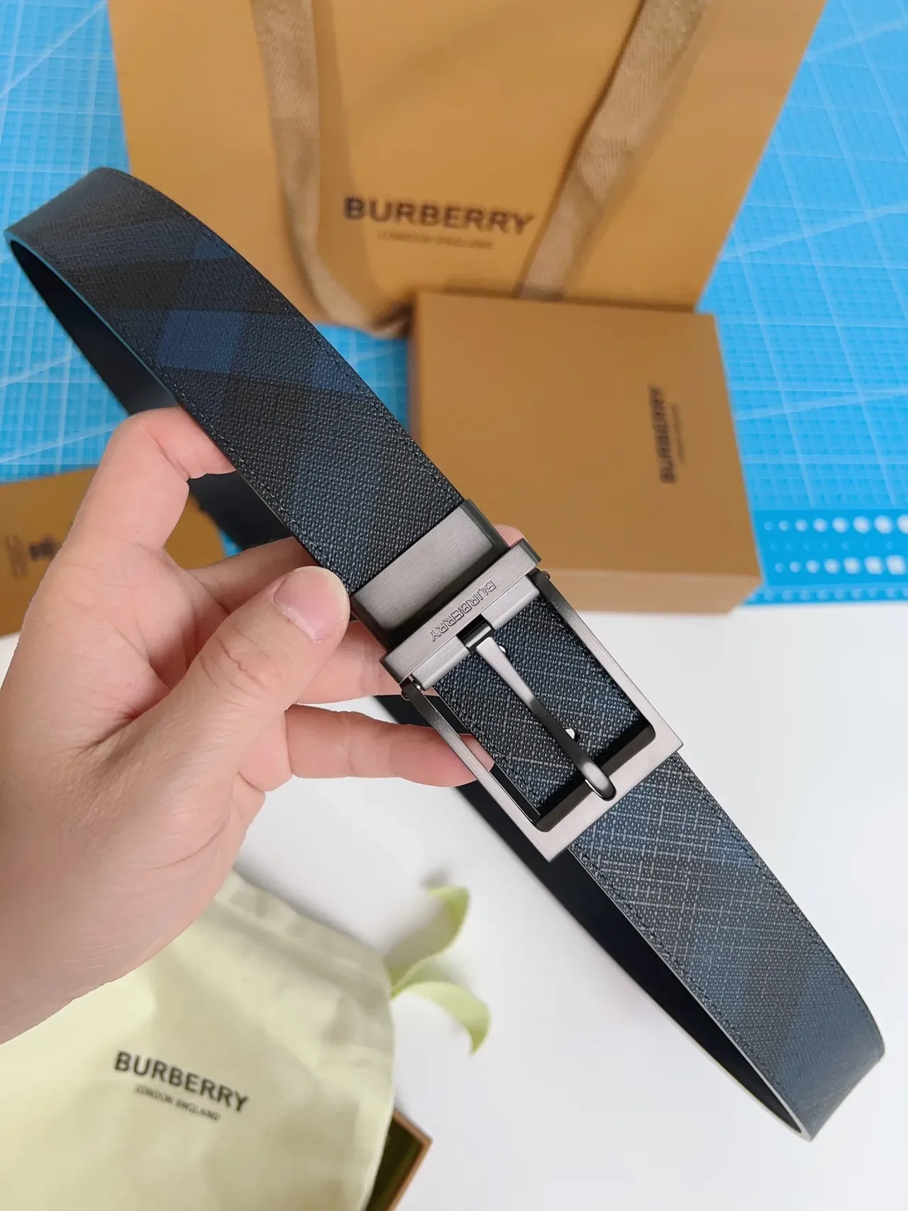 Burberry Navy Black Reversible Buckle House Check Pattern Leather Belt 8
