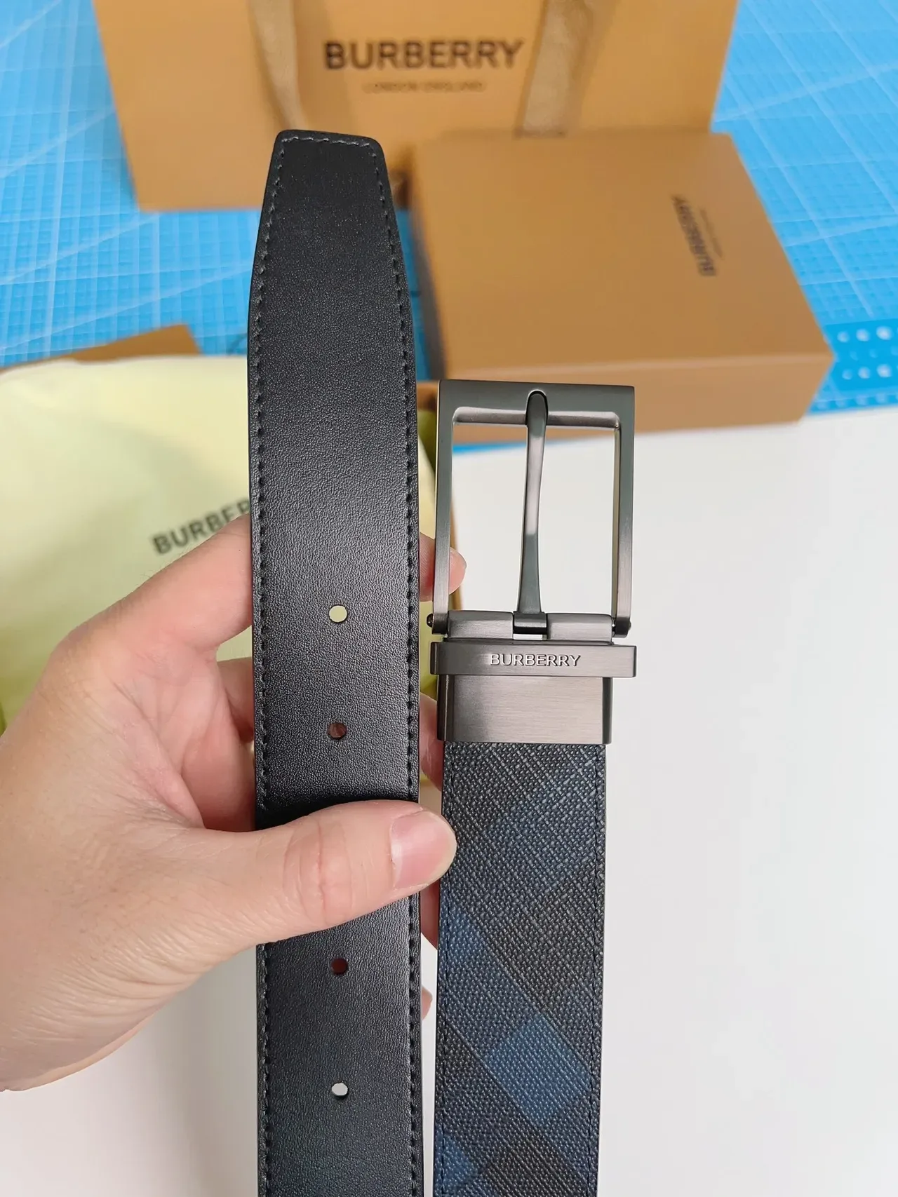 Burberry Navy Black Reversible Buckle House Check Pattern Leather Belt 9