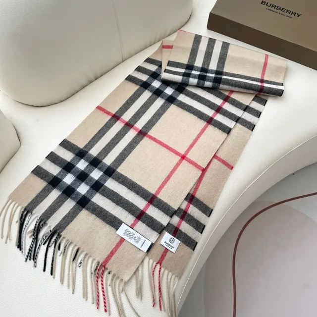 Burberry Nova Check ভূরা কালো সাদা Cashmere স্কার্ফ 6