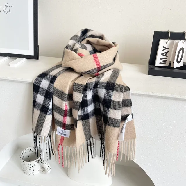 Burberry Nova Check ভূরা কালো সাদা Cashmere স্কার্ফ 7