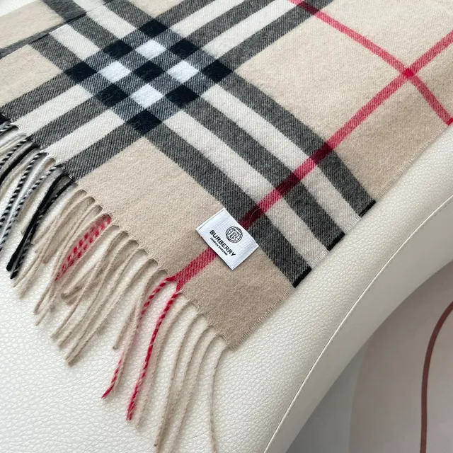 Burberry Nova Check ভূরা কালো সাদা Cashmere স্কার্ফ 8